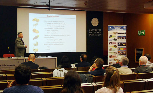 Fernando Martínez Alzamora durante la presentación de un estudio en la UPV